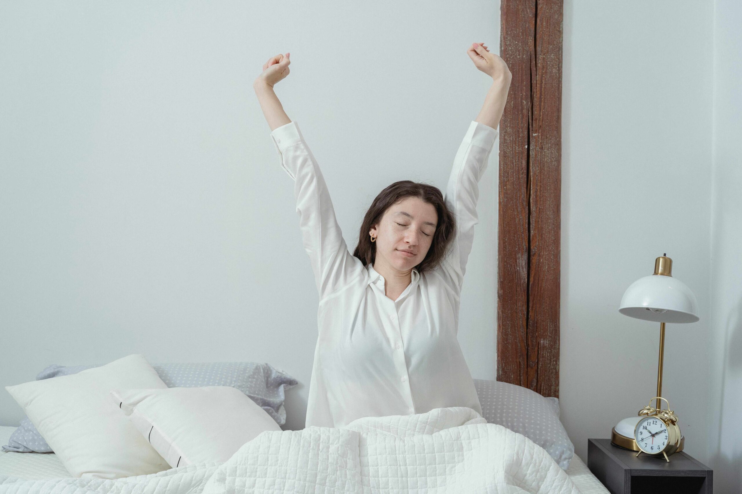 How to Wake Up Early in the Morning: 8 Proven Tips That Help